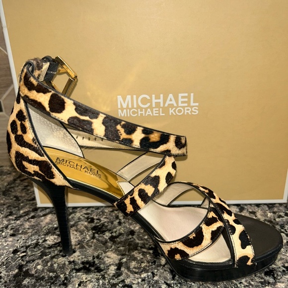 Michael Kors Evie Platform Leopard Print Strappy Heels Women’s Size 9.5 Real Fur - Picture 1 of 13